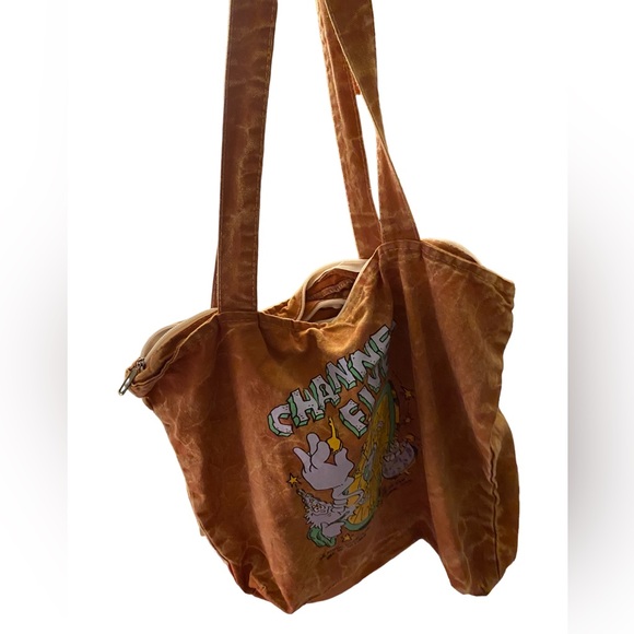 Channel 5 Merch Orange Zippered Tote Bag - Picture 5 of 5